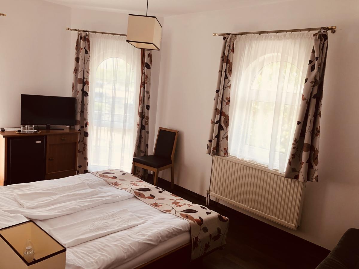 Zoeldteto Panzio Bed & Breakfast Balatonfüred Екстериор снимка