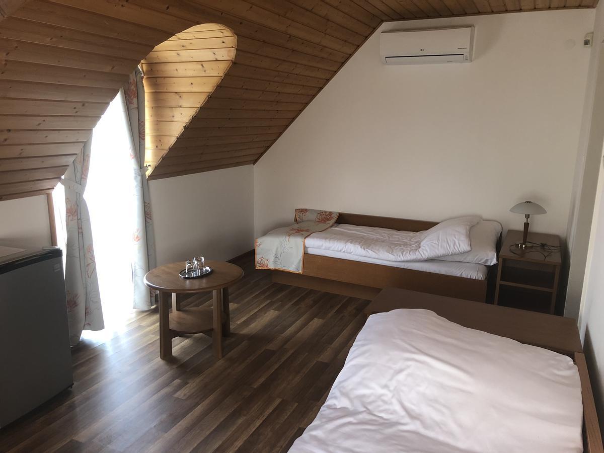 Zoeldteto Panzio Bed & Breakfast Balatonfüred Екстериор снимка