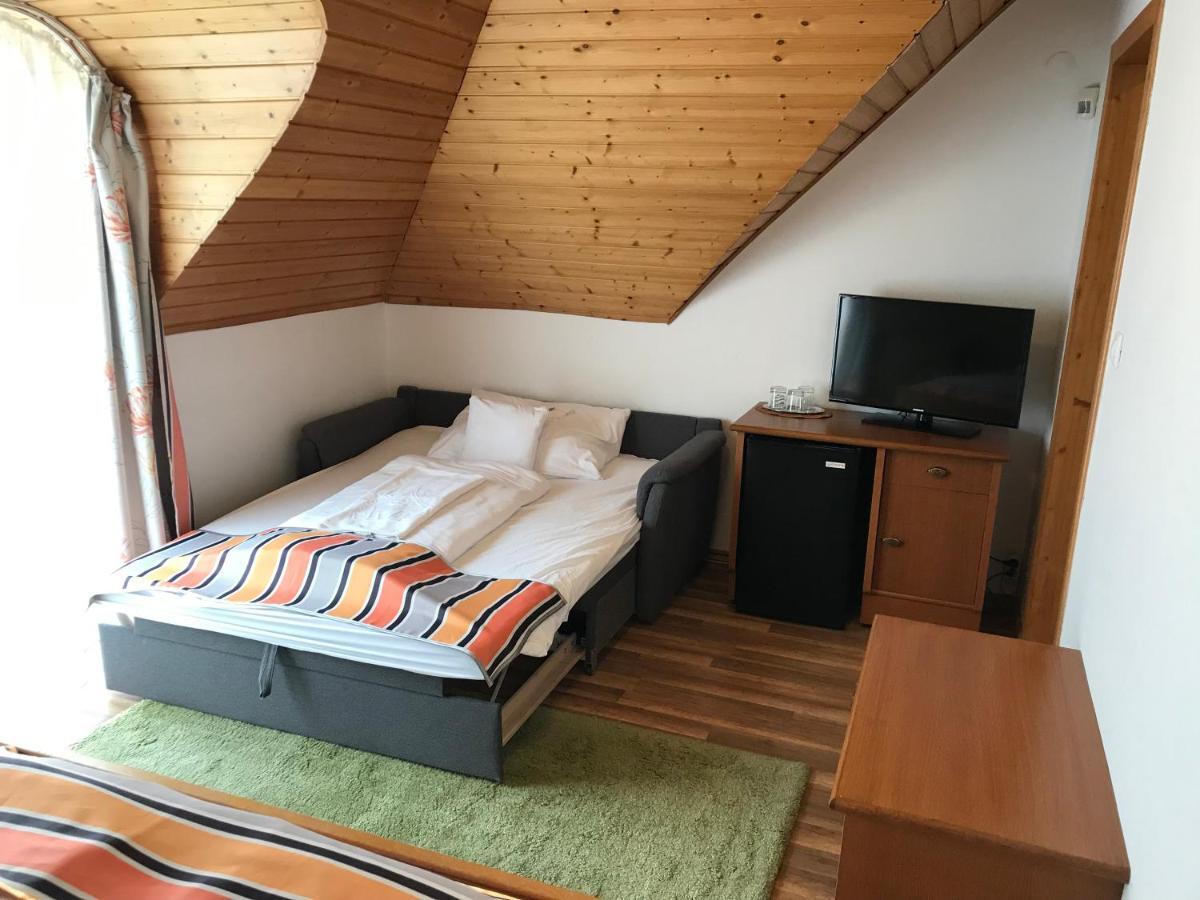 Zoeldteto Panzio Bed & Breakfast Balatonfüred Екстериор снимка