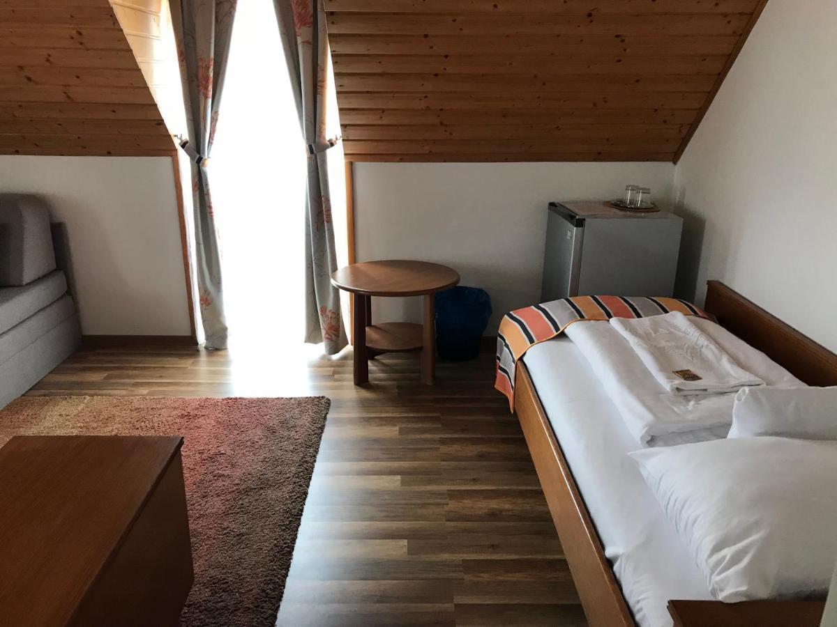 Zoeldteto Panzio Bed & Breakfast Balatonfüred Екстериор снимка