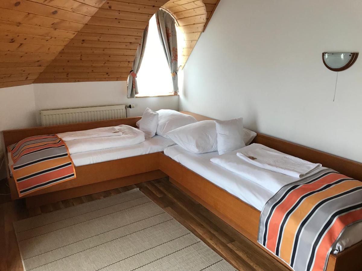 Zoeldteto Panzio Bed & Breakfast Balatonfüred Екстериор снимка