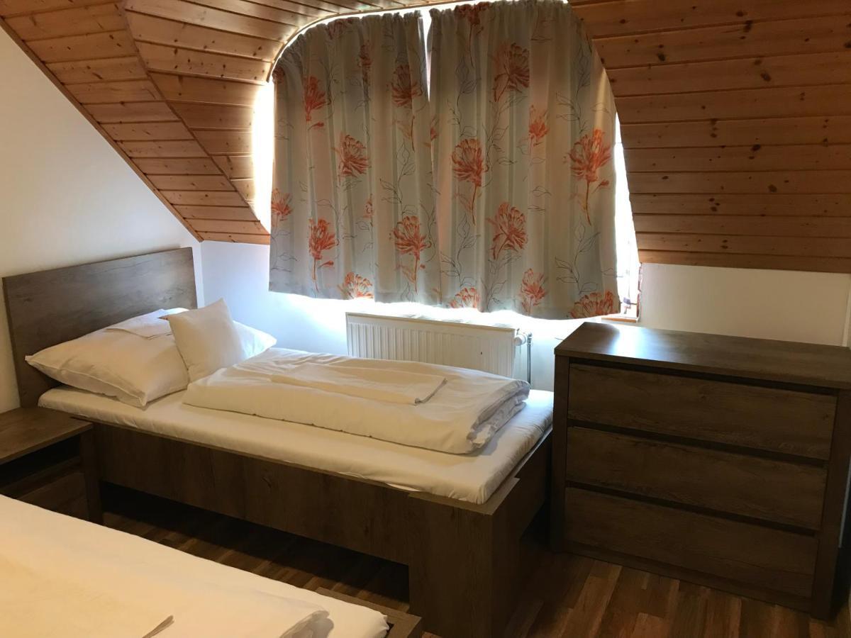 Zoeldteto Panzio Bed & Breakfast Balatonfüred Екстериор снимка