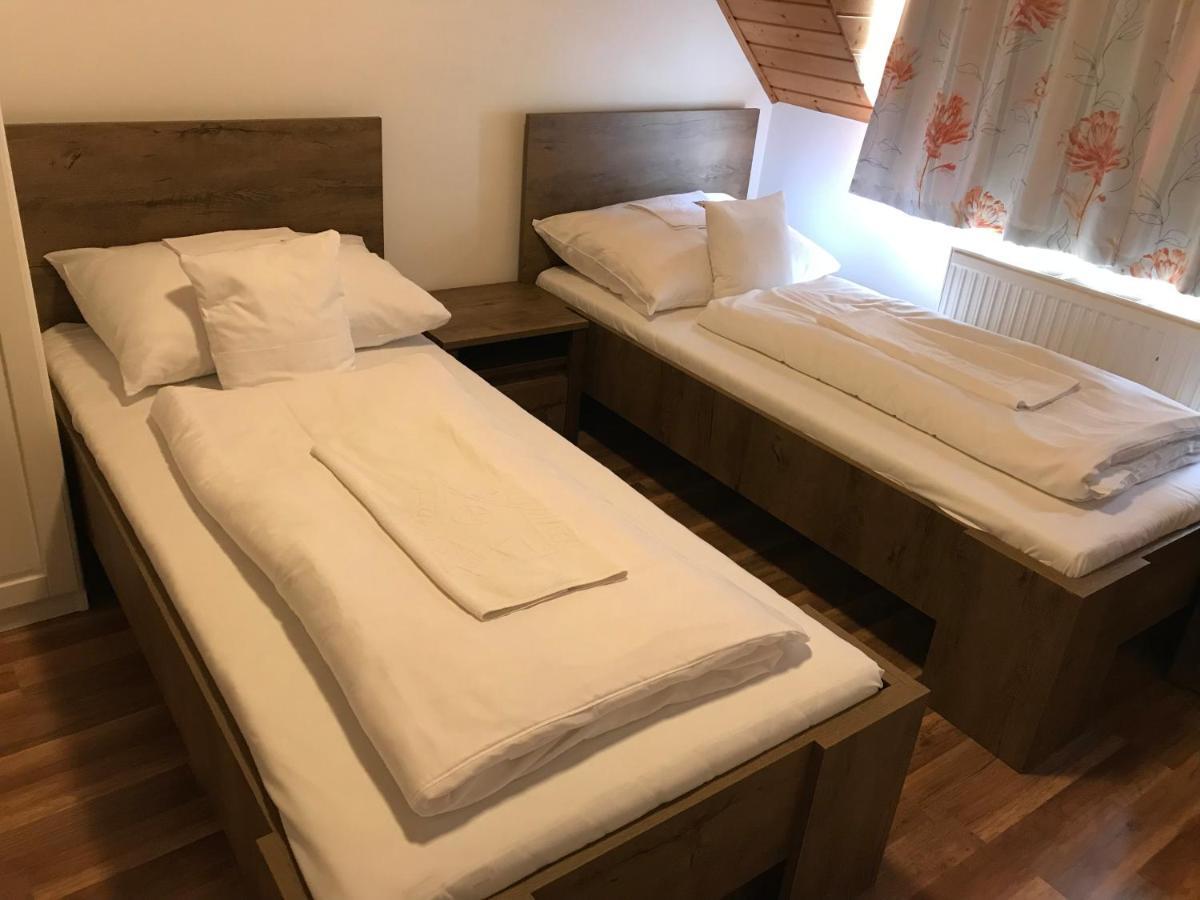 Zoeldteto Panzio Bed & Breakfast Balatonfüred Екстериор снимка