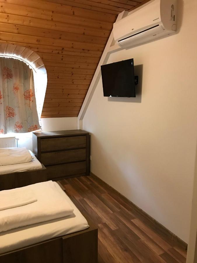Zoeldteto Panzio Bed & Breakfast Balatonfüred Екстериор снимка